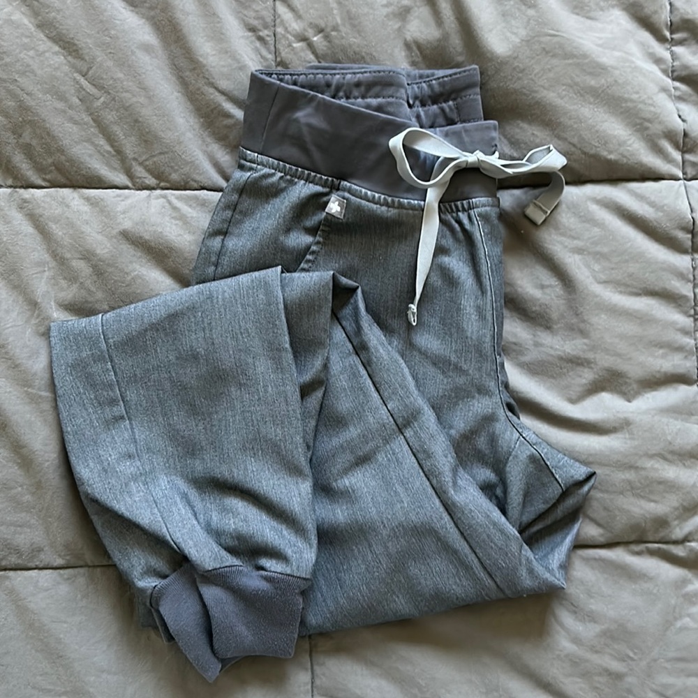 Figs Women's Zamora 2.0 -petite jogger scrub pants
